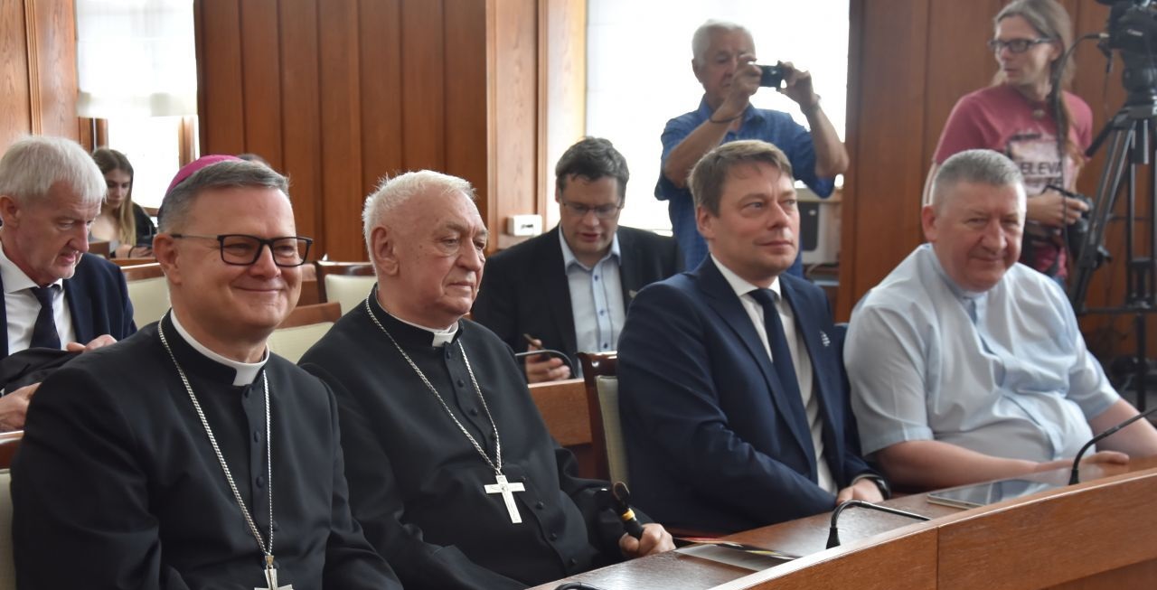 You are currently viewing Konferencja „Fides et ratio. Przesłanie św. Jana Pawła II do ludzi nauki 25 lat później”